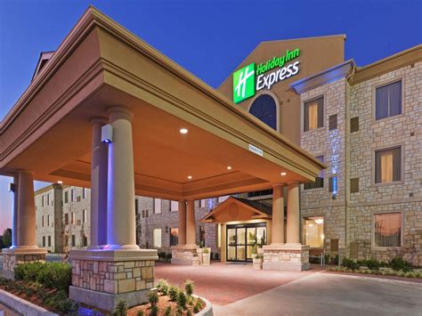 Holiday Inn Express & Suites Oklahoma City NW .